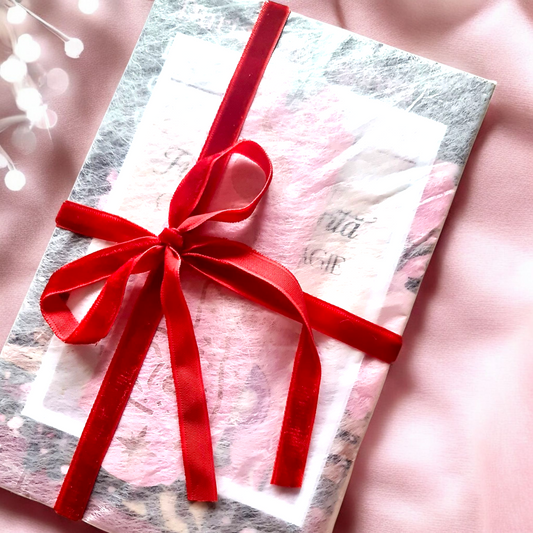cadou handmade impachetat personalizat cu funda rosie