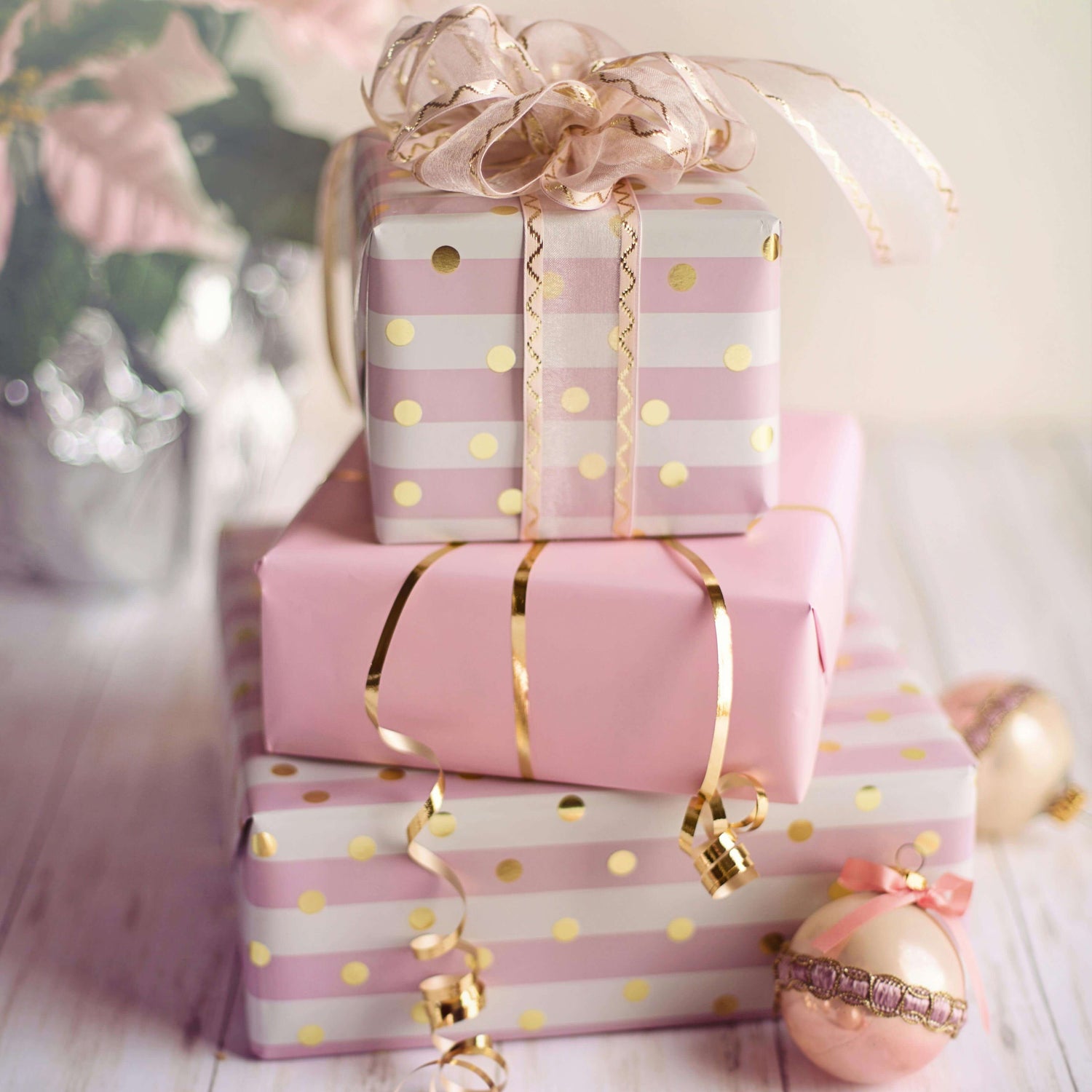 cadouri de craciun roz pastel pentru ea