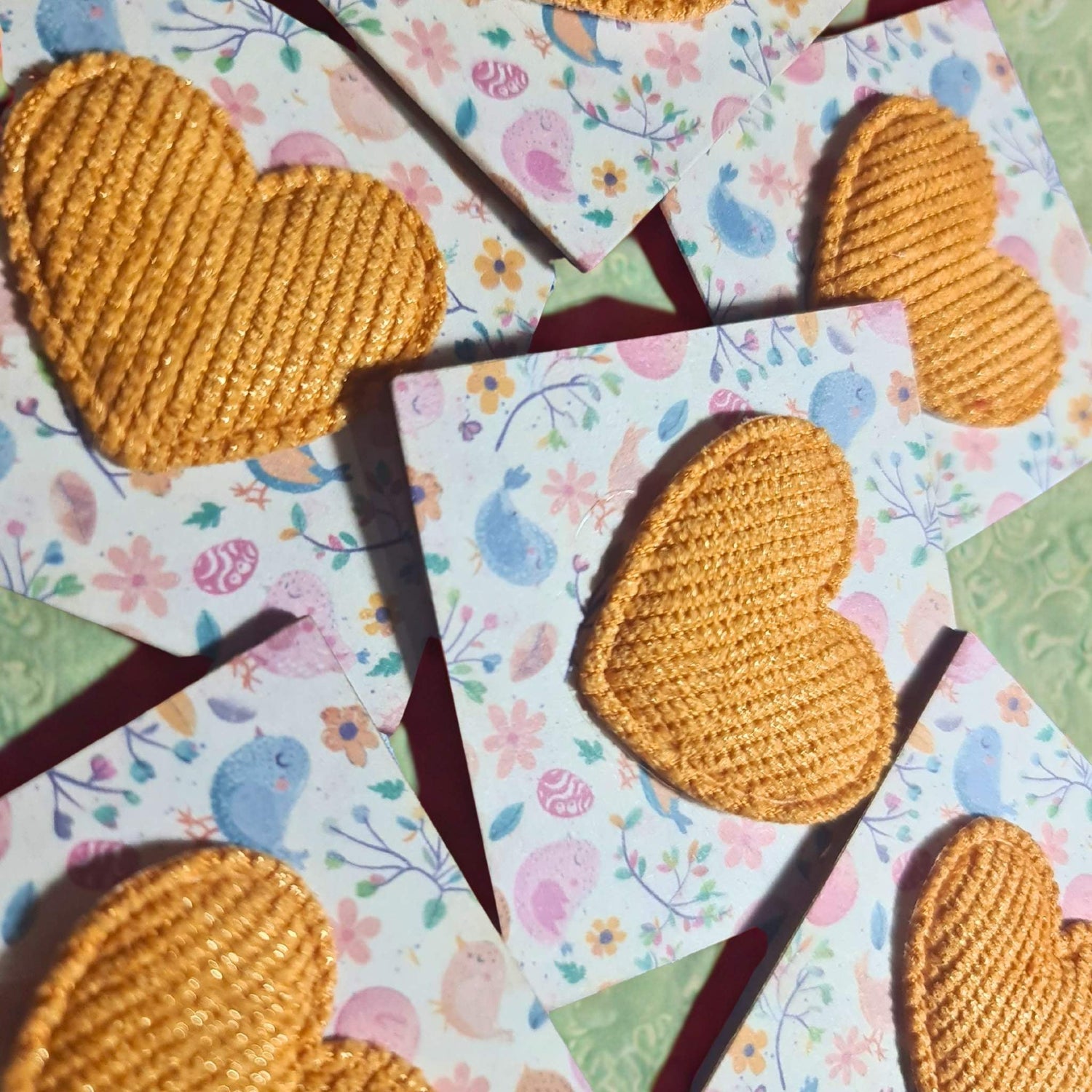 Magneti din lemn handmade cu inimioare 3D, cadouri mici și decorative pentru frigider sau birou