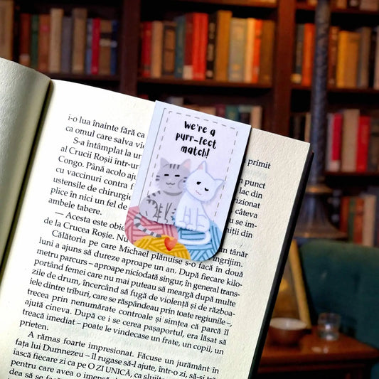 Bookmark magnetic handmade cu mesaj we’re a purr-fect match, design original și cadou special pentru pasionații de lectură