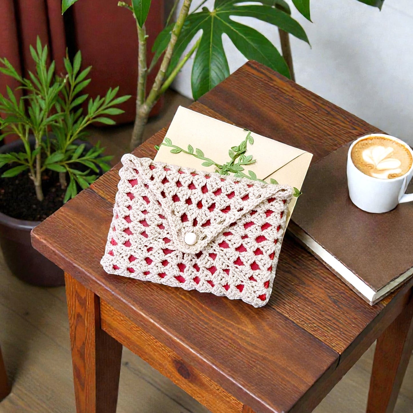 Husă crem unicat croșetată manual pentru carte sau agendă A5