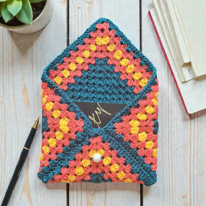 Husă handmade colorată, protecție elegantă pentru carte, agendă sau tabletă mică