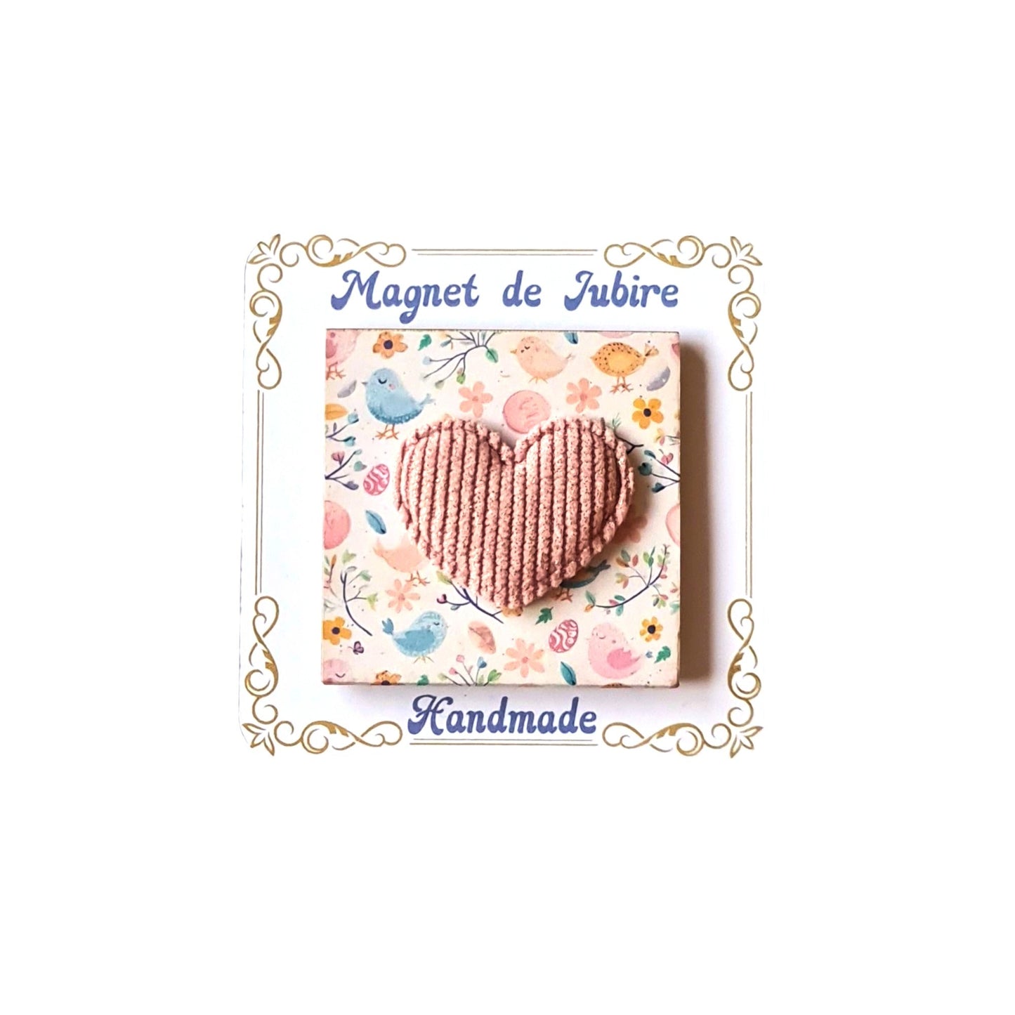 magnet personalizat cu inima din material textil, roz pal, 3d, pe fundal floral pastel