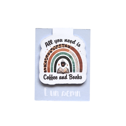 Semn de carte magnetic handmade cu mesaj "All You Need is Coffee and Books", ideal cadou pentru cititorii pasionați de cafea.
