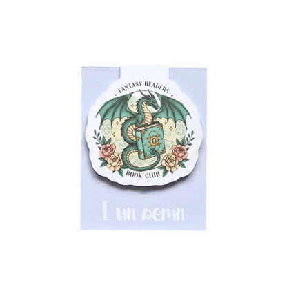 Semn de carte magnetic cu ilustrație de dragon verde, accesoriu cadou pentru fanii de cărți fantasy și mitologie.