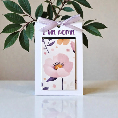 Semn de carte magnetic handmade cu floare roz, perfect pentru cadou de primăvară