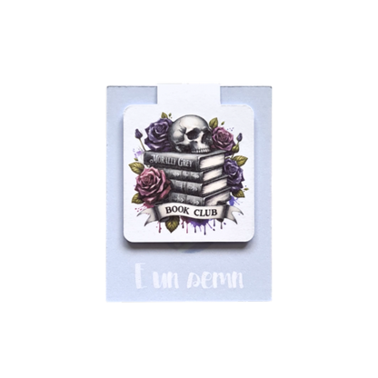 Semn de carte magnetic cu estetica dark academia, perfect pentru "Morally Grey Book Club" și fanii de dark romance și fantasy întunecat.