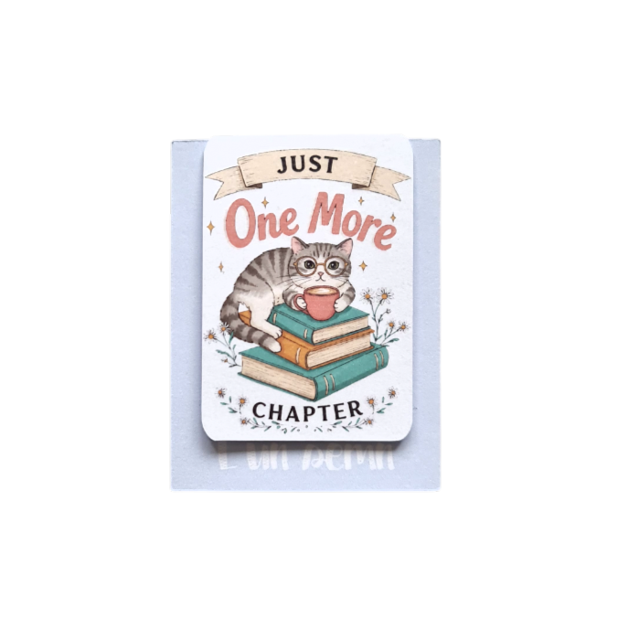 Semn de carte magnetic handmade cu ilustrație de pisică (sau felină), un accesoriu ideal și cadou pentru iubitorii de pisici și cititori.