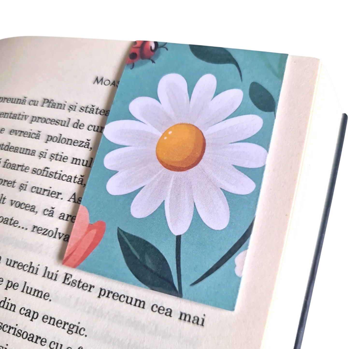 Semn de carte handmade cu margareta, elegant, durabil și magnetic